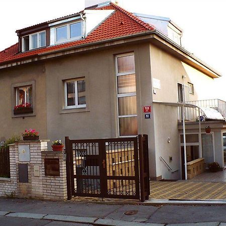 Pension Nika Prague Luaran gambar