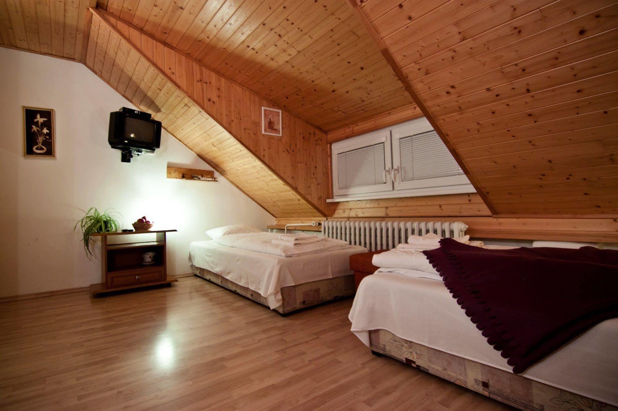 Pension Nika Prague Luaran gambar