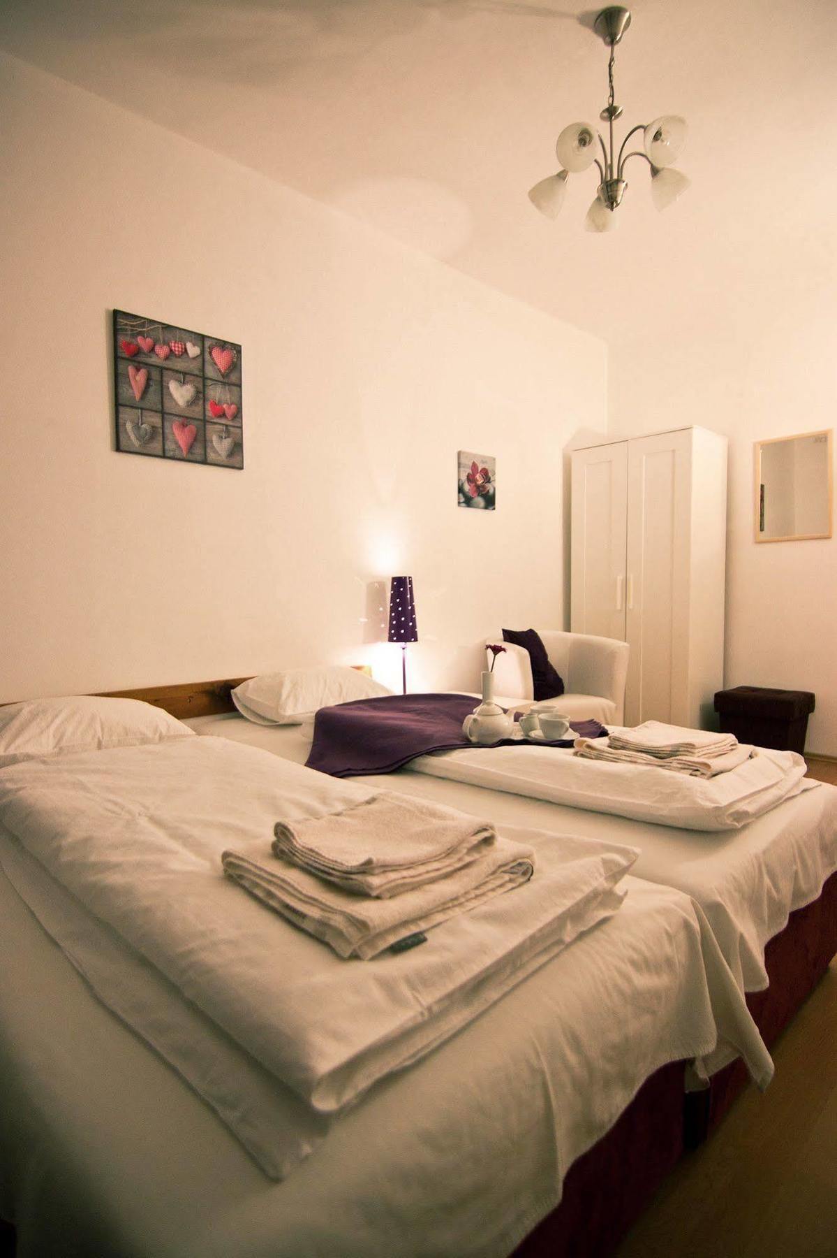 Pension Nika Prague Luaran gambar