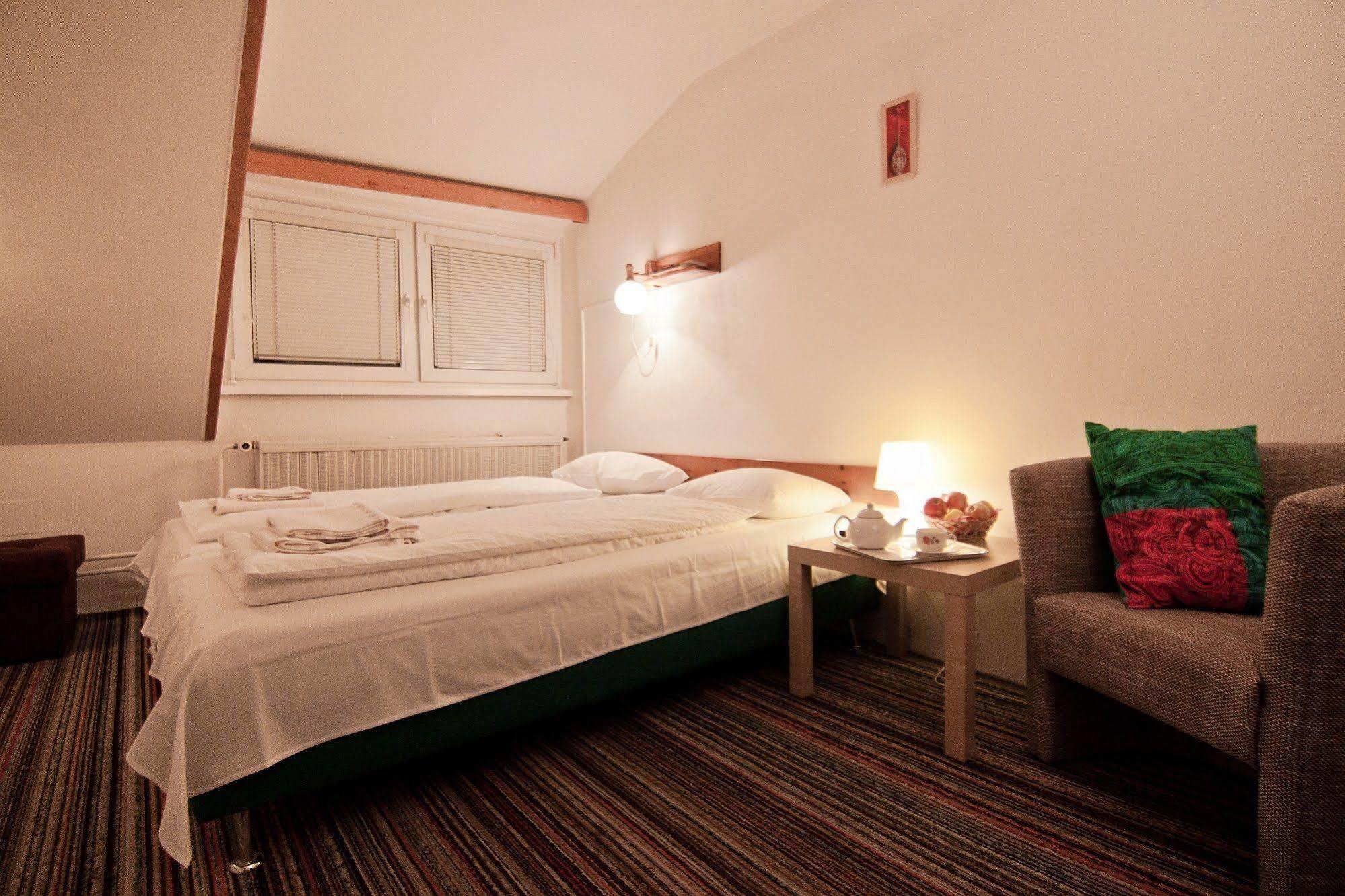 Pension Nika Prague Luaran gambar
